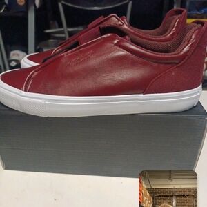 London Fog Maroon Sneakers for Men